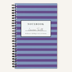 Paarse en periwinkle gestreepte gepersonaliseerde notitieboek