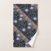 Paarse en rode bloemen bad handdoek (Handdoek)