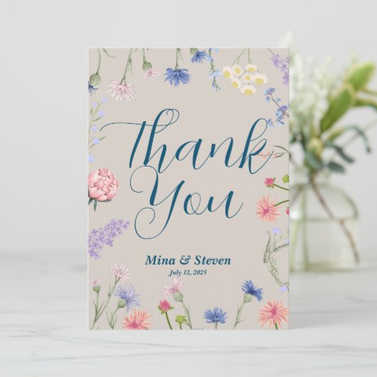 Paarse en roze wilde bloemen omlijst het huwelijk bedankkaart (Staand voorkant)