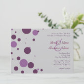 Paarse en Silver Polka Dot Wedding Uitnodiging (Staand voorkant)