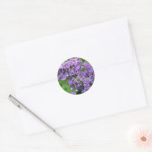 Paarse en witte bloem (limonium) ronde sticker (Envelop)