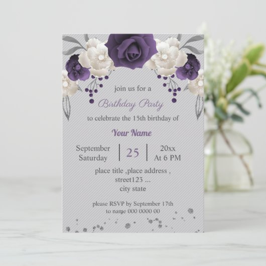 paarse en witte bloemen grijze verjaardag kaart (Staand voorkant)