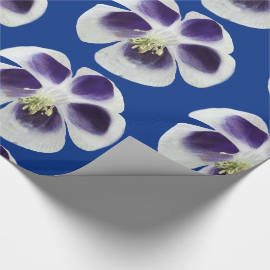 Paarse en witte bloemen inpakpapier (Hoek)