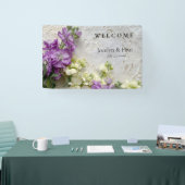 Paarse en witte bloemen op oude kanten stof spandoek (Beurs)