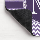 Paarse en witte Chevron Zigzag Monogram Weddenscha Muismat (Hoek)
