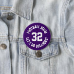 Paarse en Witte Football Moeder Jersey Nummer Ronde Button 7,6 Cm<br><div class="desc">Vrolijk op je favoriete sportteam, football speler of show gewoon je schooltrots met een aangepaste gepersonaliseerde spirit knop! Voeg je schoolnaam toe of personaliseer met de naam van een speler en een jersey-nummer. Perfect voor football, basketbal, honkbal en voetbalwedstrijden! Creëer custom pinnen voor het hele team, cheerleaders, ouders en broers...</div>