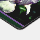 Paarse en witte gevlekte Iris bloemen op maat Bureaumat (Hoek)