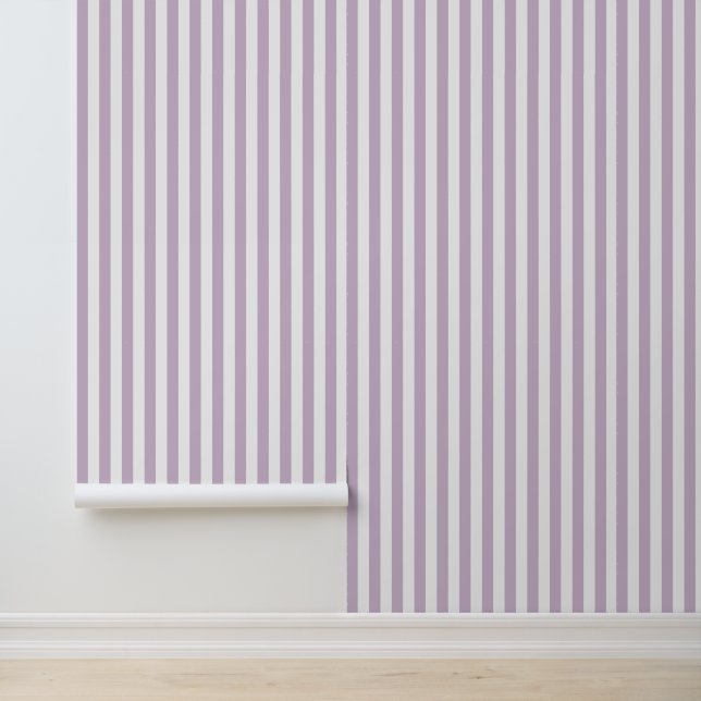Paarse en witte klassieke verticale strepen behang (Applicatie)
