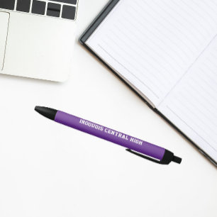 Paarse en witte schoolkleuren en naam zwarte inkt pen
