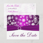 Paarse en witte sneeuwvlokken Save the Date Briefk Aankondigingskaart (Voorkant / Achterkant)