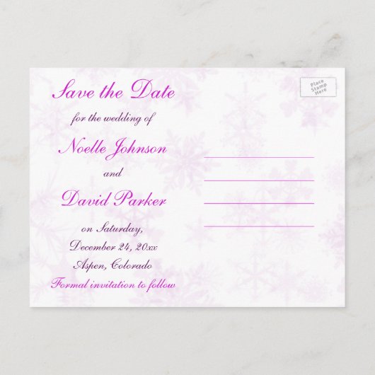 Paarse en witte sneeuwvlokken Save the Date Briefk Aankondigingskaart (Achterkant)