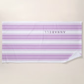 Paarse en witte verticale strepen aangepaste naam strandlaken (Voorkant)