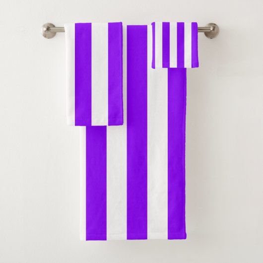 Paarse en witte verticale strepen bad handdoek (Insitu)