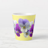 Paarse en witte violen Gele Latte Mok (Voorkant)