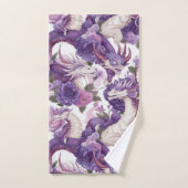 Paarse en witte wasbakken en Rozen handdoeken (Handdoek)