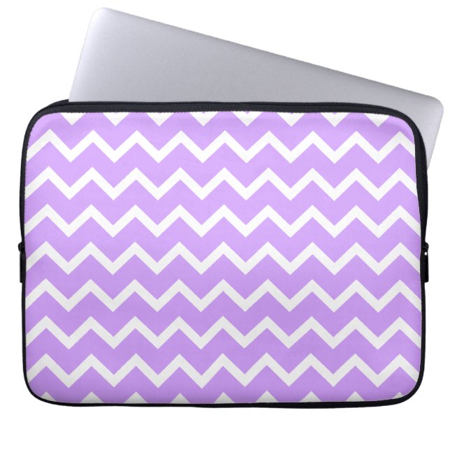Paarse en witte zigzag Stripes. Laptop Sleeve (Voorkant)