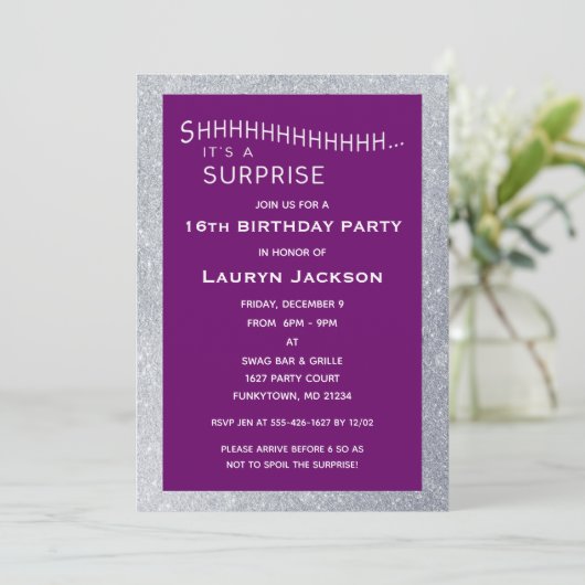 Paarse en zilveren Glitter Surprise Party Verjaard Kaart (Staand voorkant)