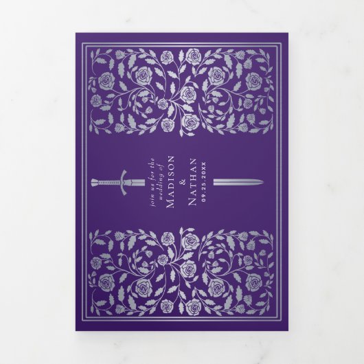 Paarse en zilveren Royal Medieval Sword Wedding Drieluik Uitnodiging (Cover)