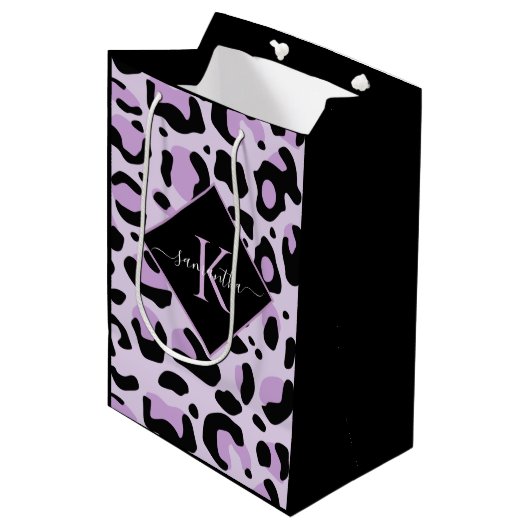 Paarse en zwarte Cheetah Leopard Afdrukmonogram Medium Cadeauzakje (Voorkant Gekanteld)