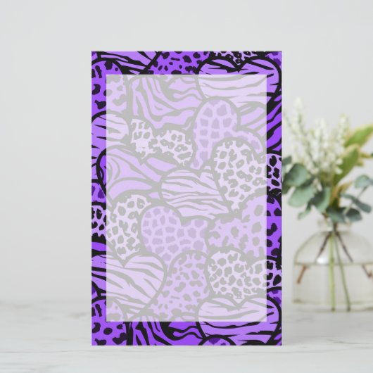 Paarse en zwarte meisjesachtige dierprint harten briefpapier (Staand voorkant)