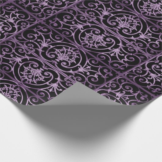 Paarse en zwarte rollen cadeaupapier (Hoek)