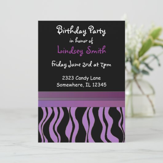 Paarse en zwarte zebra Afdrukdag uitnodiging (Staand voorkant)