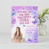 Paarse Eras verjaardagsfeestje foto uitnodiging (Staand voorkant)