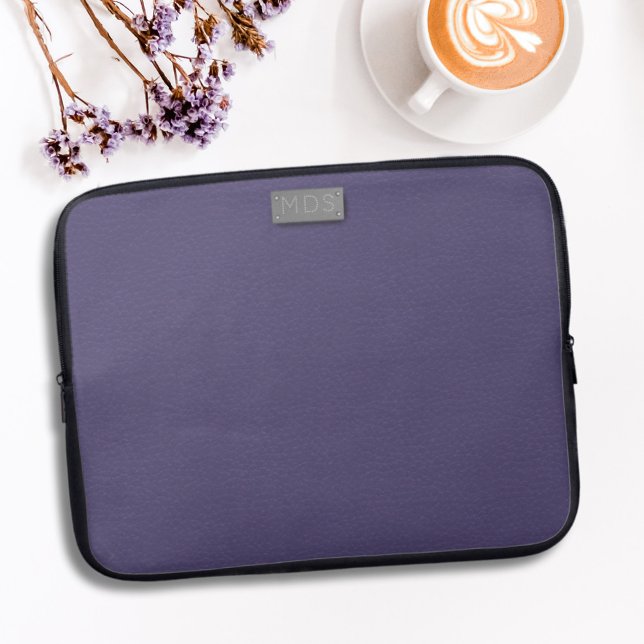 Paarse Faux Leather Look Monogrammed Laptop Sleeve (A pretty Purple Personalized Laptop Sleeve with space for your initials)