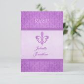 Paarse Fleur De Lis officiële bruiloft RSVP (Staand voorkant)