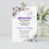 Paarse flora een klein Baby shower Aankondiging (Staand voorkant)