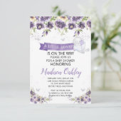 Paarse flora Een klein Bunny Baby shower kondigt a Aankondiging (Staand voorkant)