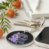Paarse Floral Black Sugar Skull Day of the Dead Sleutelhanger (Voorkant Rechts)