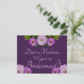 Paarse Floral Dahlia ben je mijn Bridesmaid? Uitnodiging Briefkaart (Staand voorkant)