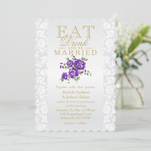 Paarse Floral Eat, Drink en huwelijksuitnodiging Kaart (Staand voorkant)