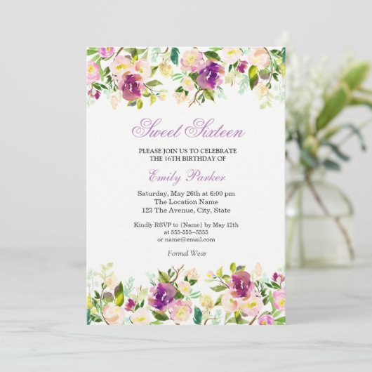 Paarse Floral Elegant Sweet Sixteen Uitnodiging (Staand voorkant)