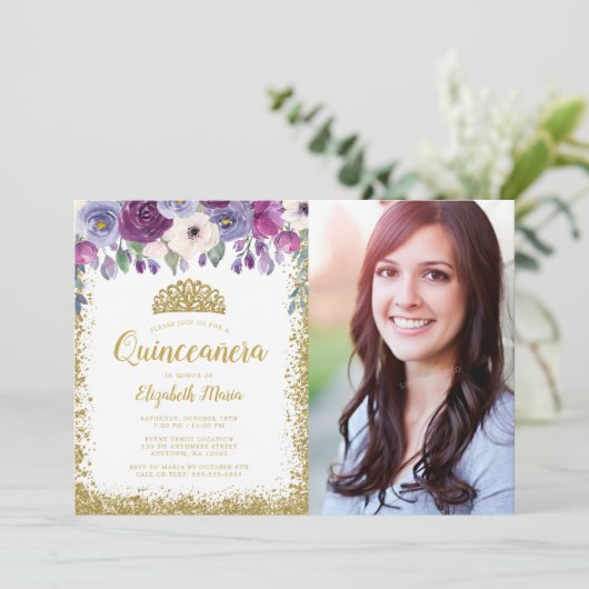Paarse Floral Gold Glitter Tiara Quinceanera Foto Kaart (Staand voorkant)