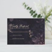 Paarse Floral Gothic Moody Bohemian Wedding RSVP Kaartje (Staand voorkant)