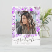 Paarse floral greenery script afstuderen kaart (Staand voorkant)