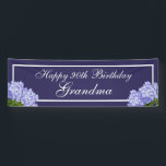 Paarse Floral Happy 90th Birthday Grandma Banner<br><div class="desc">Wat een mooie manier om je oma te vieren. Dit ontwerp is voorzien van botanische hydrangeas en aangepaste typografie op een paarse achtergrond.</div>