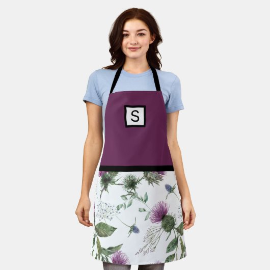 Paarse Floral Monogram Schort (Gedragen)