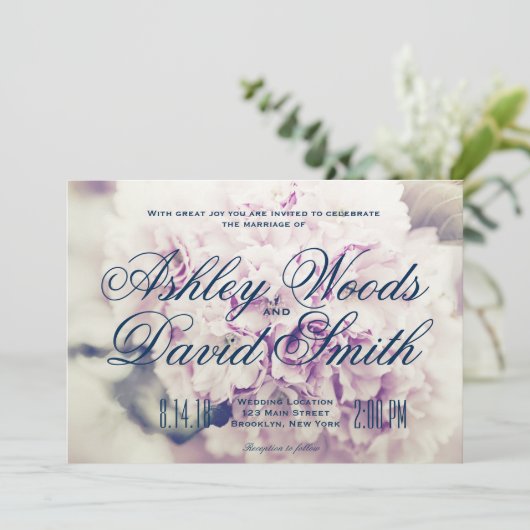 Paarse Floral Navy Script Weddenschap Kaart (Staand voorkant)