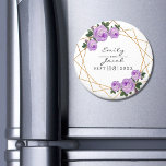 Paarse Floral Wed Elegant Gold Glitter Geometric Magneet<br><div class="desc">Wedding magneet. Het ontwerp is voorzien van een elegant faux goud glitter geometrisch lijst patroon. Bekleed met waterverf paarse rozen en groenblaasjes op twee hoeken. Pas deze sjabloon aan om uw gegevens toe te voegen. Klik om verder aan te passen om meer veranderingen aan te brengen. Alles is aanpasbaar. De...</div>