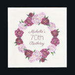 Paarse  Floral Wreath 70th Birthday Servet<br><div class="desc">Deze 70e verjaardagsartikelen zijn ontworpen met een  vrouwelijke poot van paarse bloemen. De tekst is volledig klantgericht,  zodat ontwerp deze papieren partijservetten voor iedereen van om het even welke leeftijd.</div>