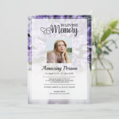 Paarse Flower Bouquet Funeral Announcement Kaart (Staand voorkant)