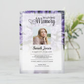Paarse Flower Bouquet Funeral Announcement Kaart (Staand voorkant)