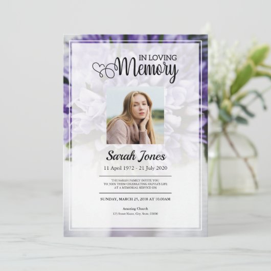 Paarse Flower Bouquet Funeral Announcement Kaart (Staand voorkant)