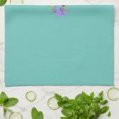 Paarse Flower Table Handdoek op een weelderige gro (Gevouwen)