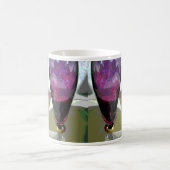 Paarse fluitglas met schaduw koffiemok (Center)
