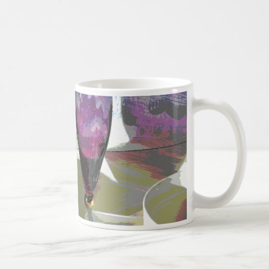 Paarse fluitglas met schaduw koffiemok (Rechts)