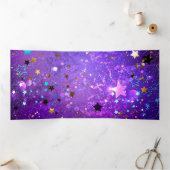 Paarse folie achtergrond met sterren drieluik aankondiging (Binnen)